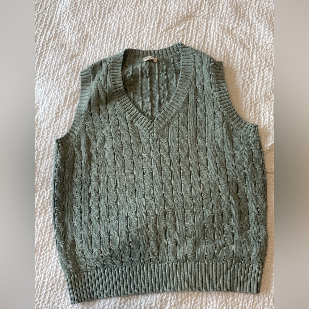 Brandy Melville Green V-Neck Cable Knit Sweater